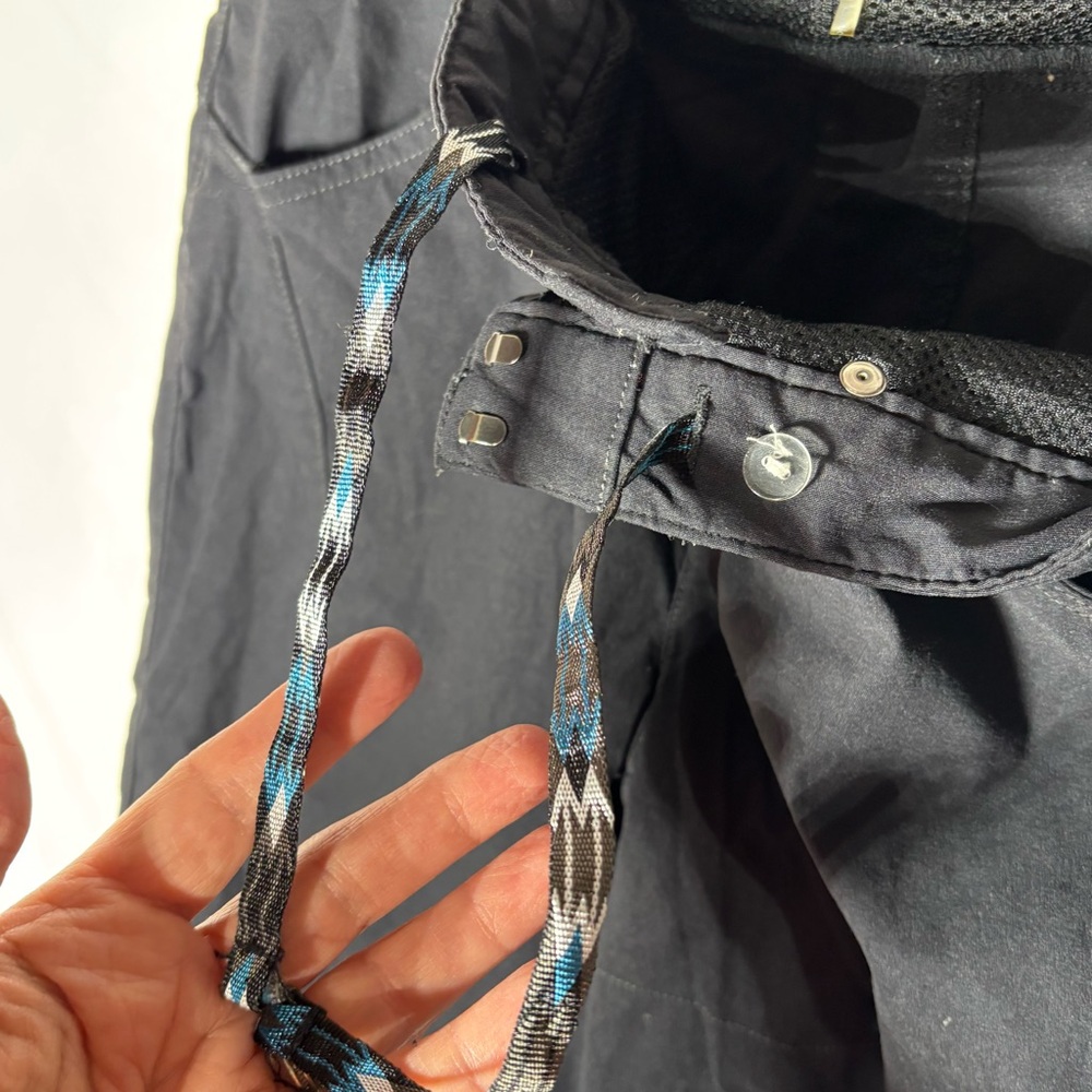 Athleta Black Capri Performance Fit - image 7